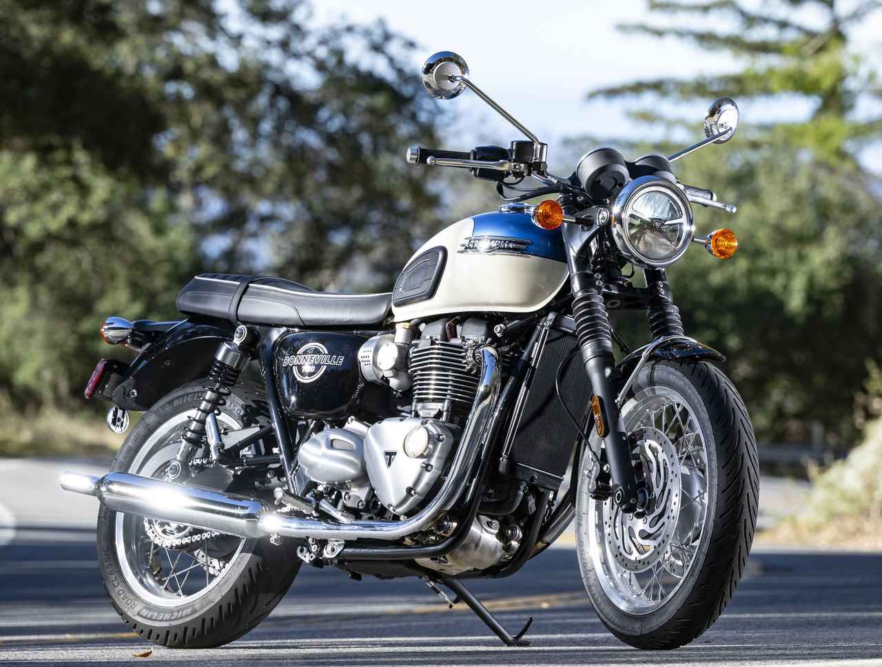 画像: TRIUMPH BONNEVILLE T120 2026年モデル 総排気量：890cc エンジン形式：水冷4ストDOHC4バルブV型2気筒 シート高：838mm 車両重量：176.6kg 価格：171万9000円～ 発売：2025年12月