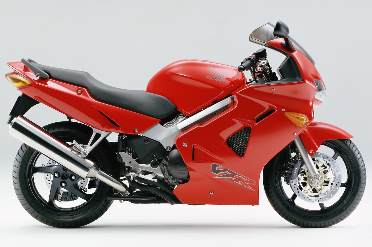 画像: Honda VFR 当時価格(税別):98万円(北海道は3万円高、沖縄は1万円高、その他一部地域を除く)