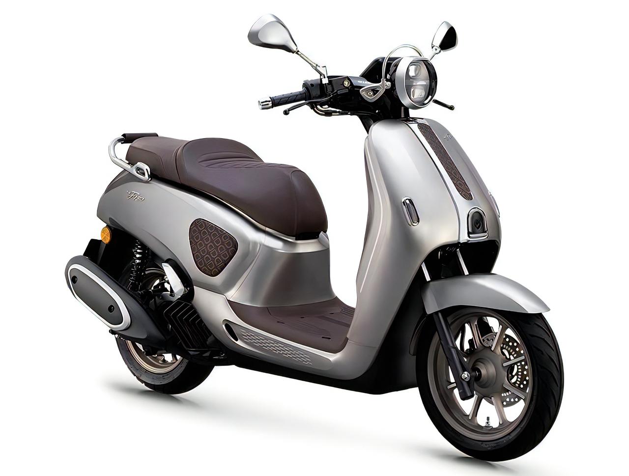 画像1: 【馬術をイメージしたお上品モデル】ホンダ「NWF150」は先進装備テンコ盛りのゴージャススクーター【世界でがんばる!! 日本メーカーの珍車大図鑑 Vol.30】