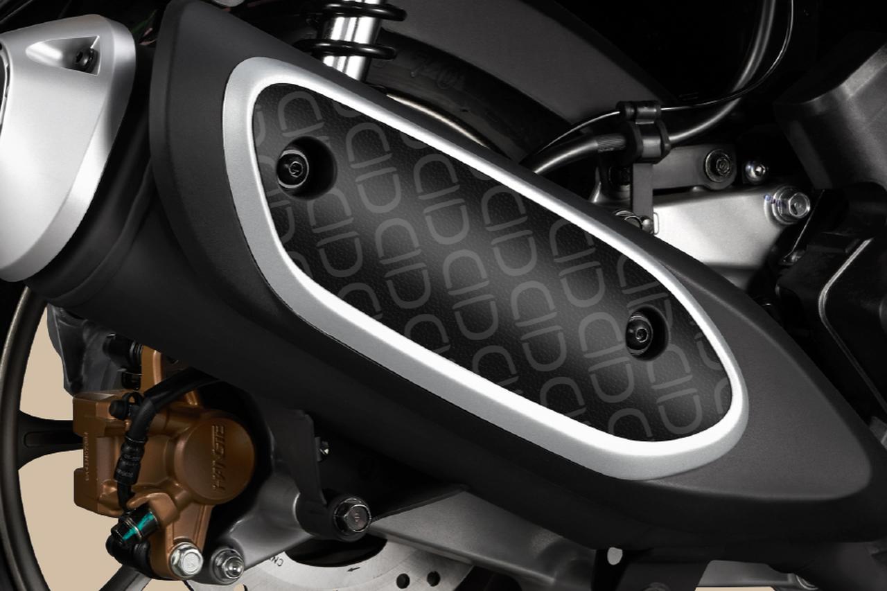 画像13: 【馬術をイメージしたお上品モデル】ホンダ「NWF150」は先進装備テンコ盛りのゴージャススクーター【世界でがんばる!! 日本メーカーの珍車大図鑑 Vol.30】