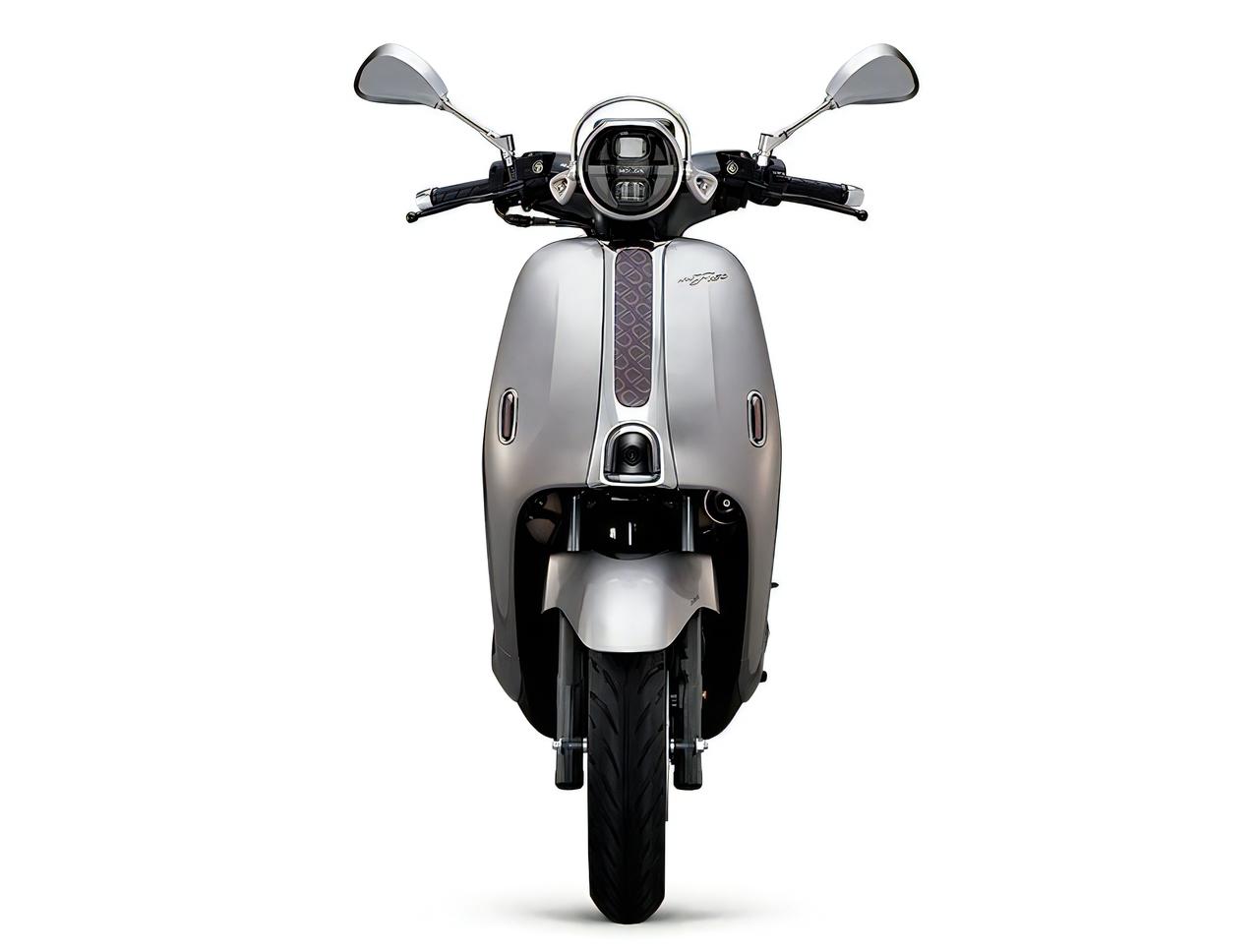 画像8: 【馬術をイメージしたお上品モデル】ホンダ「NWF150」は先進装備テンコ盛りのゴージャススクーター【世界でがんばる!! 日本メーカーの珍車大図鑑 Vol.30】