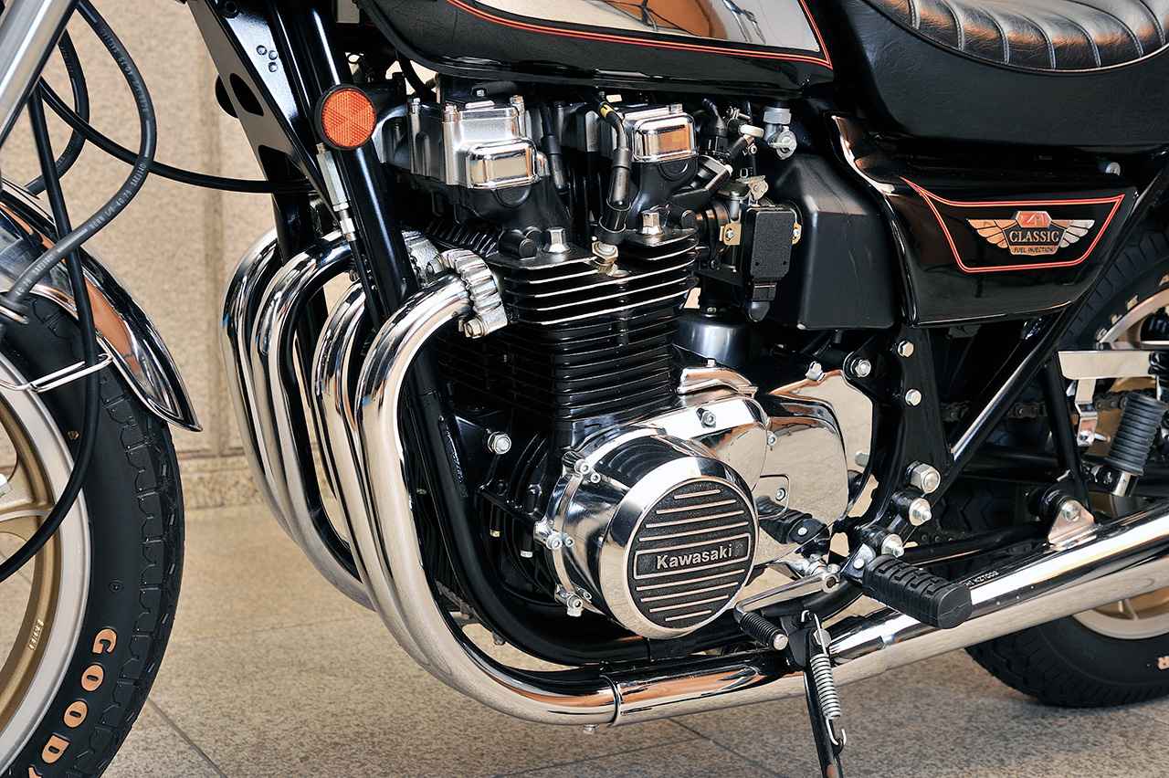 画像: Mk-IIをベースとするZ1000H由来のエンジンだけに、角シリンダーヘッドを踏襲。一方で車体は角基調ではなく、Z1系の曲線デザインという異色の組み合わせがユニークだ。駆動方式はチェーン。