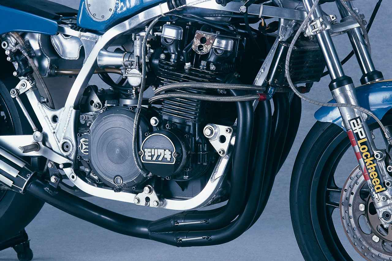 画像: Z1系空冷2バルブ998.6ccエンジン(69.4×66mm)はF1仕様で145PS/10500rpmを発揮。ST-4カム、大径バルブ、CRΦ29、7段オイルクーラー装備。