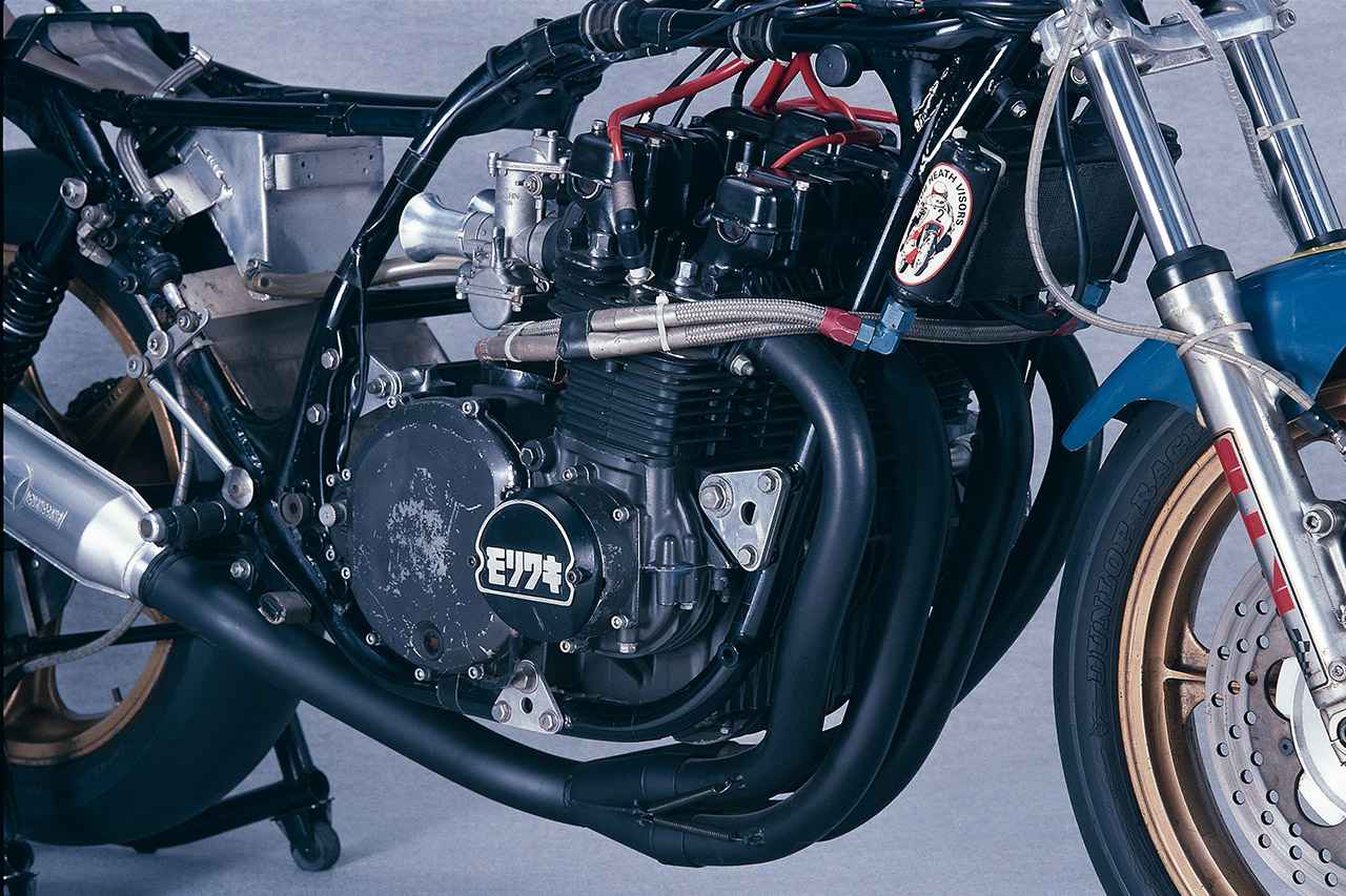 画像: 角形カムカバーを持つ空冷2バルブはZ1000 Mk-II系がベースで、デイトナではΦ69.4mmピストンの998.6cc仕様、英国選手権ではΦ73mmピストンの1104.9cc仕様も多用され、写真のエンジンも1105cc仕様と考えられる。