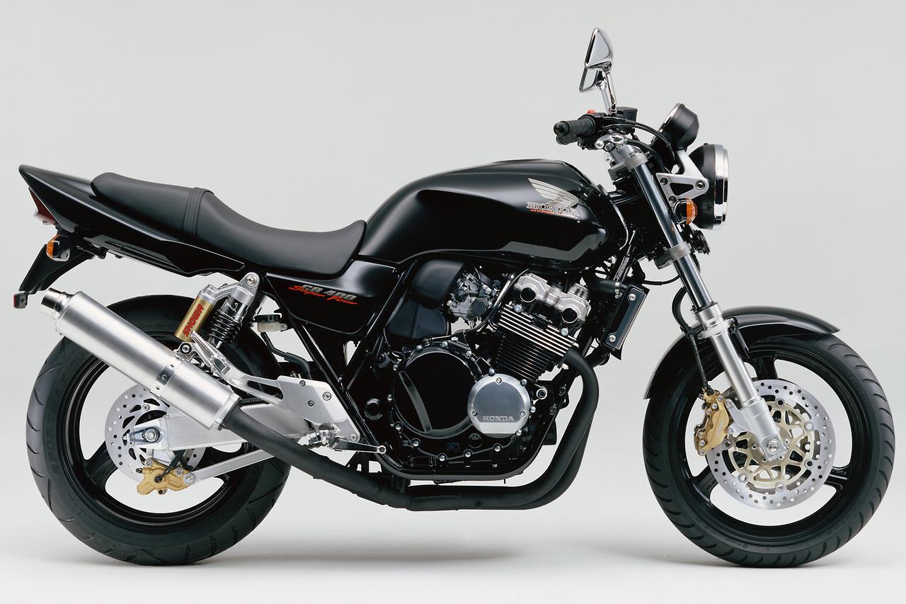 画像: Honda CB400 SUPER FOUR 当時価格（税別）：60万9000円（単色）/ 61万9000円（ストライプパターン） （北海道は1万7000円高、沖縄は9000円高、その他一部地域を除く）