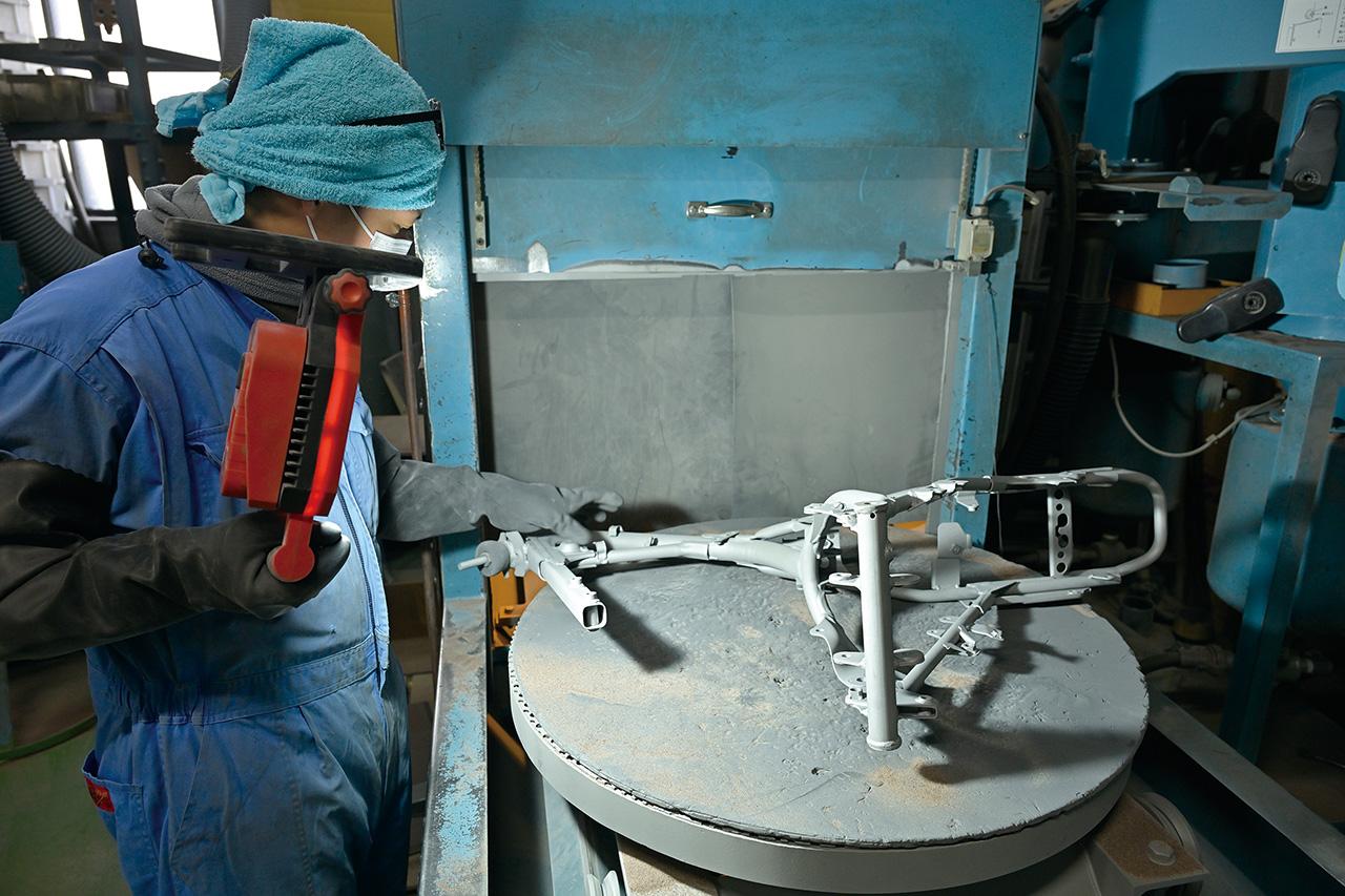 画像 : 29番目の画像 - 【写真38枚】ブラスト加工で〝サビ取り〟大作戦【新橋モーター商会】 - webオートバイ