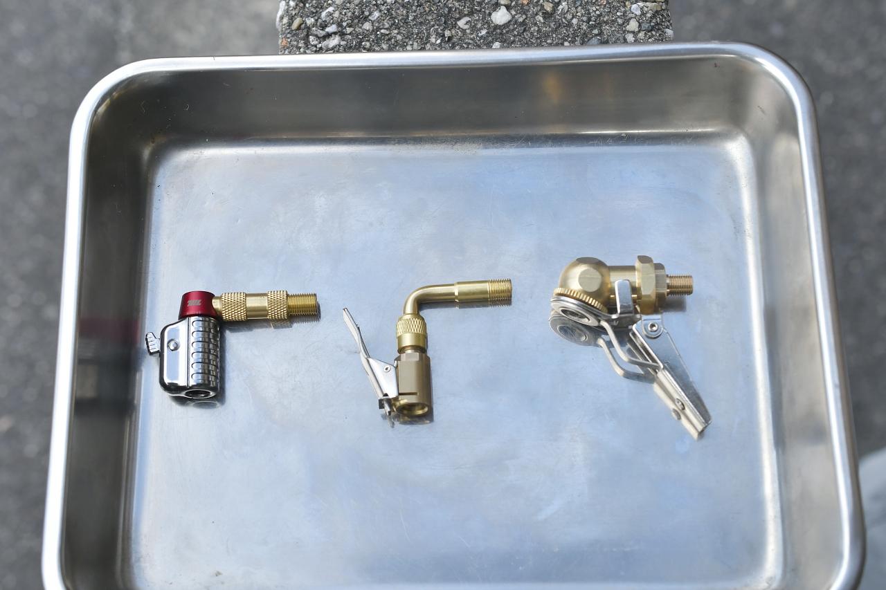 画像: 空気入れ先端のチャックを3つ買ってきた