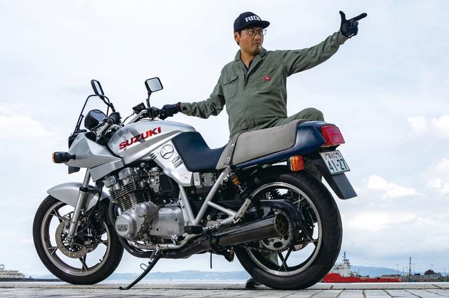 画像: 月刊『オートバイ』編集長・黒田/80年代のナナハンをこよなく愛す男。その理由は価格が安かったから。なんともまぁ、ロマンの安売りみたいな話だが、当時は手の届きやすい“絶版車”の登竜門だったのだ。