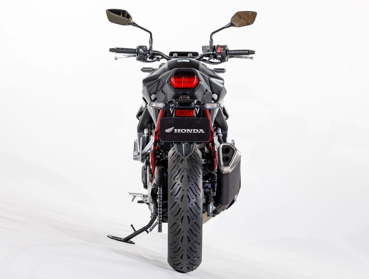 画像4: 【モーターサイクルショーに降臨!】ホンダが「CB750ホーネット Eクラッチ」が参考出品!気になる実車を最速撮!