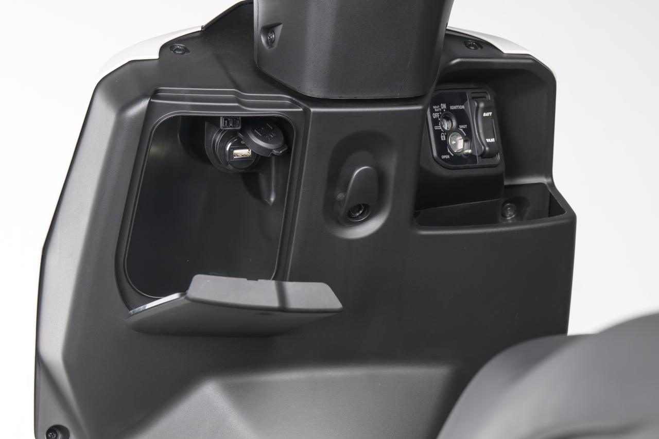 画像13: 新型電動スクーターホンダ「ICON e:」登場！ 着脱式バッテリー採用で航続距離81kmと高い使い勝手を実現した原付一種EV！