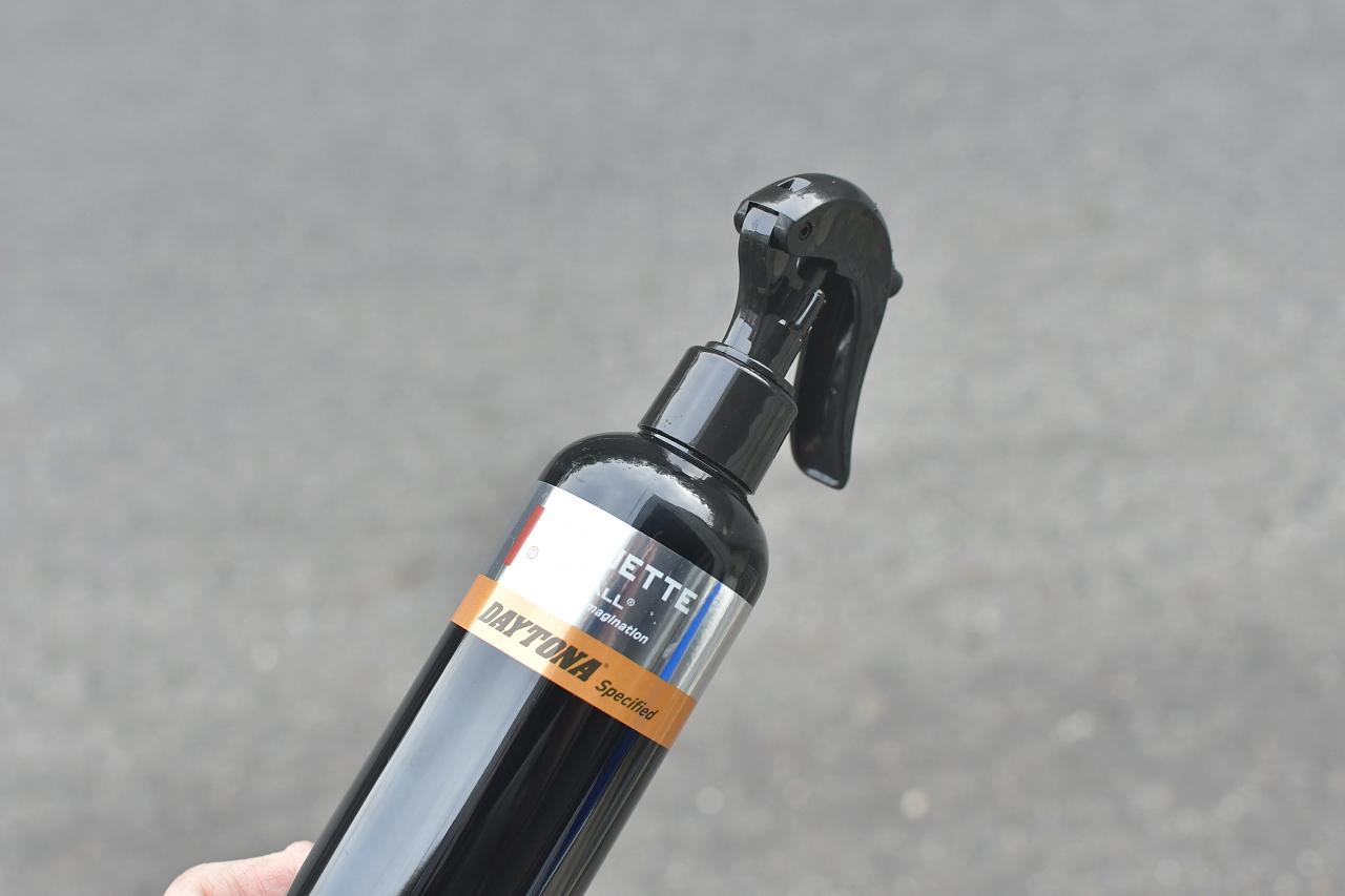 画像8: 車体全体をシャンプーしてコーティングするよ