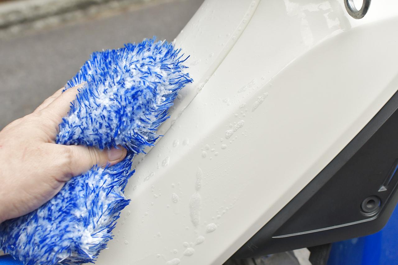 画像2: 車体全体をシャンプーしてコーティングするよ