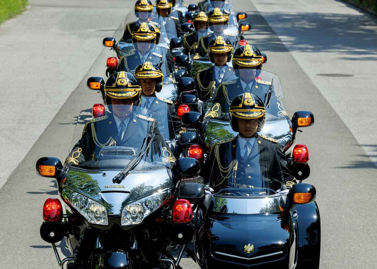 画像2: 特別仕様のゴールドウイングを駆り、皇室を守る「皇宮警察」とは? 知られざる世界を貴重な写真で紹介!