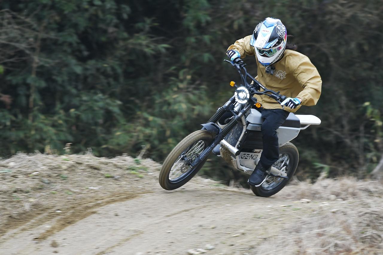 画像4: プロライダーにカッコ良く走ってもらった