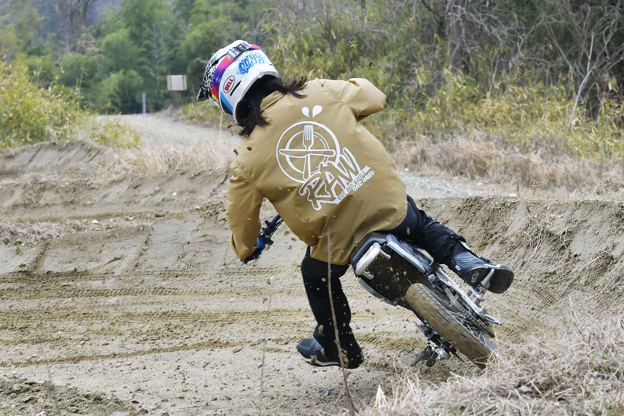 画像3: プロライダーにカッコ良く走ってもらった