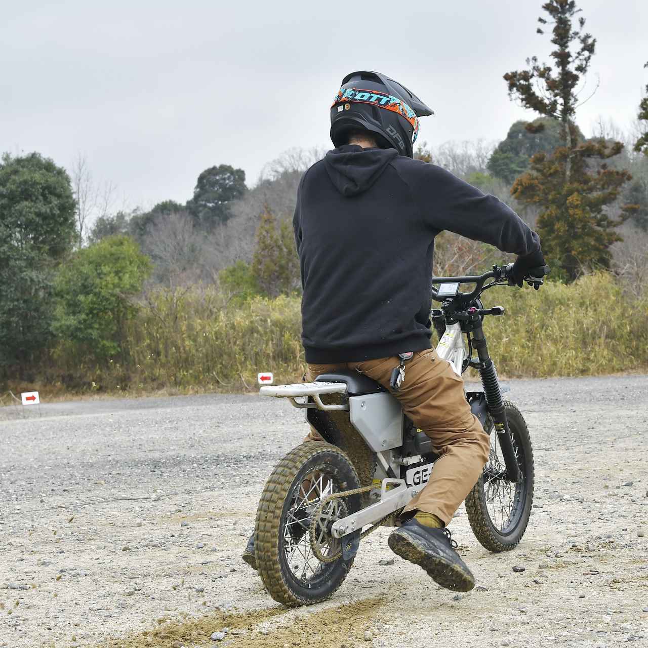 画像1: 【第3回】EV原付の可能性を広げるGE-N3は、クローズドコースでのオフロード遊びにも最適なファンバイク。コース専用モードで真の力を発揮してもらったよ【最新電動バイク解説】