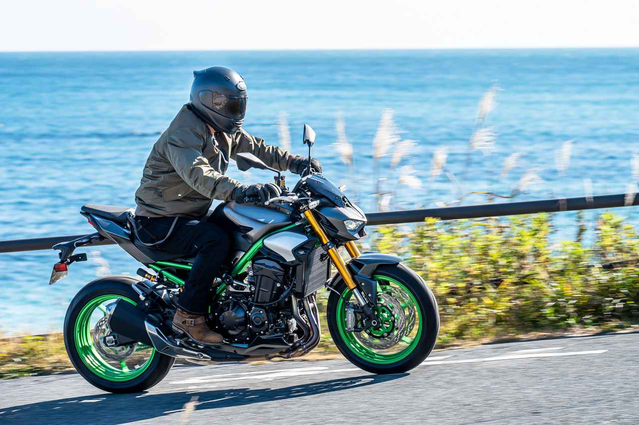 画像: 絶妙なライディングポジション