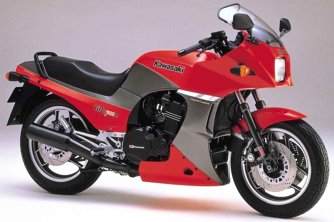 画像: Kawasaki GPZ900R 1984年・輸出車 総排気量：908cc エンジン形式：水冷4ストロークDOHC4バルブ並列4気筒 シート高：780mm 乾燥重量：228kg