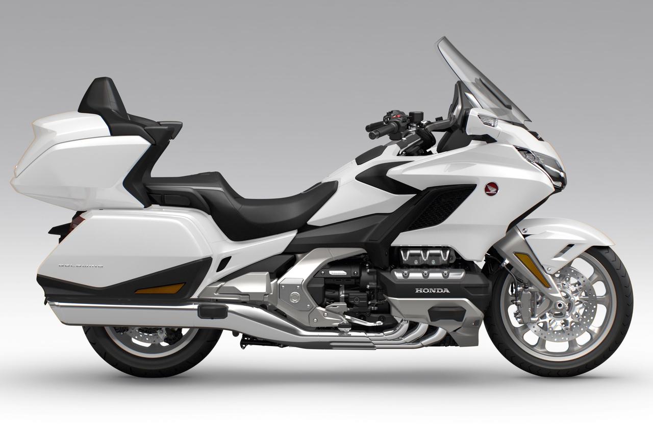 画像: Honda Gold Wing Tour 税込価格：385万円（パールグレアホワイト）/ 390万5000円（ガンメタルブラックメタリック）