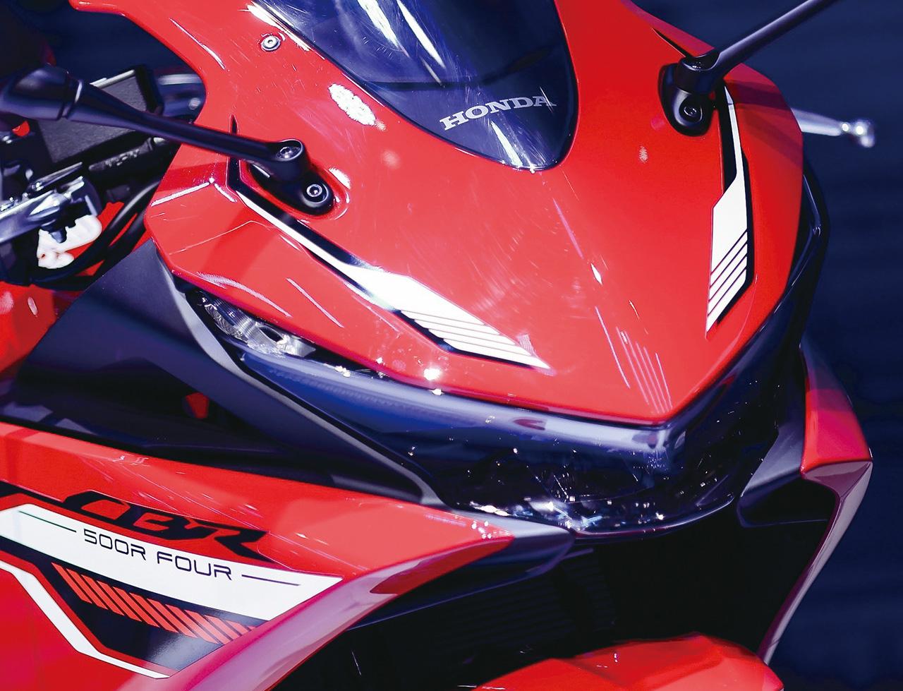 画像: エッジの効いたフルカウルと鋭いV字ポジションランプを特徴とし、CBR650R系の流れを汲みつつ、独自のワイドヘッドライトとコンパクトテールを採用した、最新CBR流儀のスポーツスタイル。