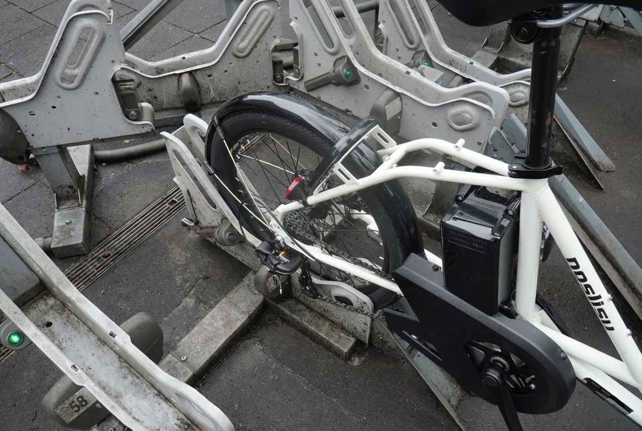 画像: 普通の駐輪ラックであれば問題なく入ります。