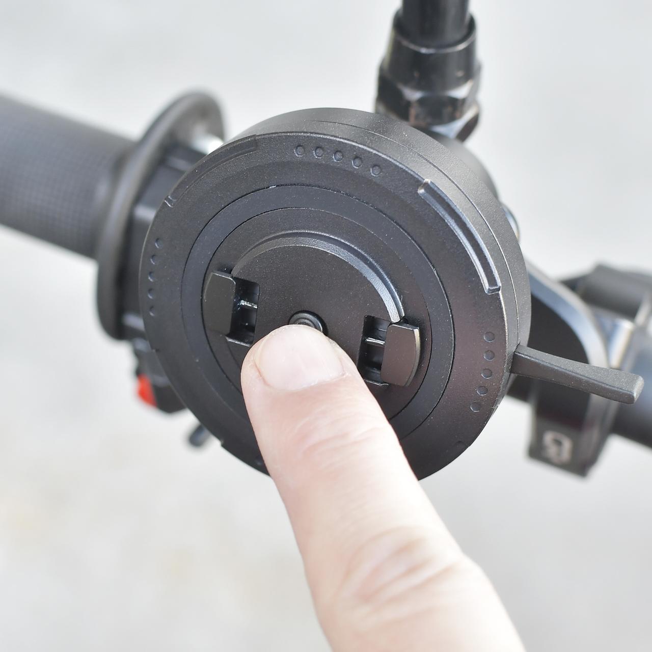 画像8: 片手で一秒脱着の最新スマホホルダー「GRエクスプロア」を試してみる〈若林浩志のスーパー・カブカブ・ダイアリーズ Vol.365〉