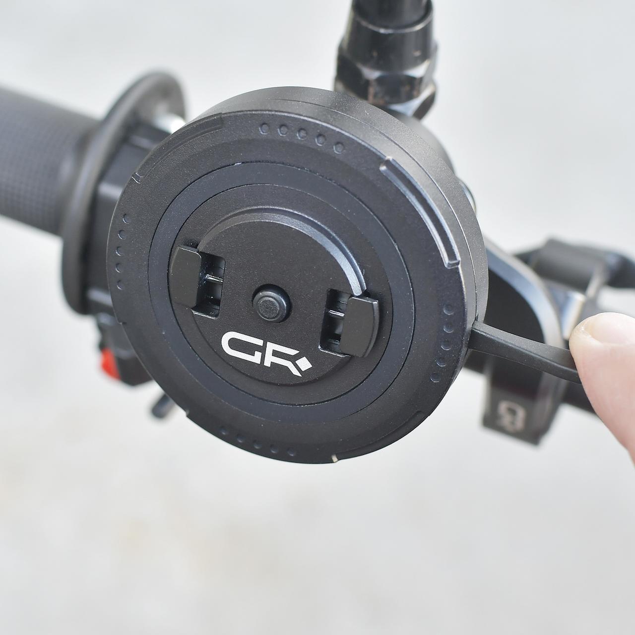 画像9: 片手で一秒脱着の最新スマホホルダー「GRエクスプロア」を試してみる〈若林浩志のスーパー・カブカブ・ダイアリーズ Vol.365〉