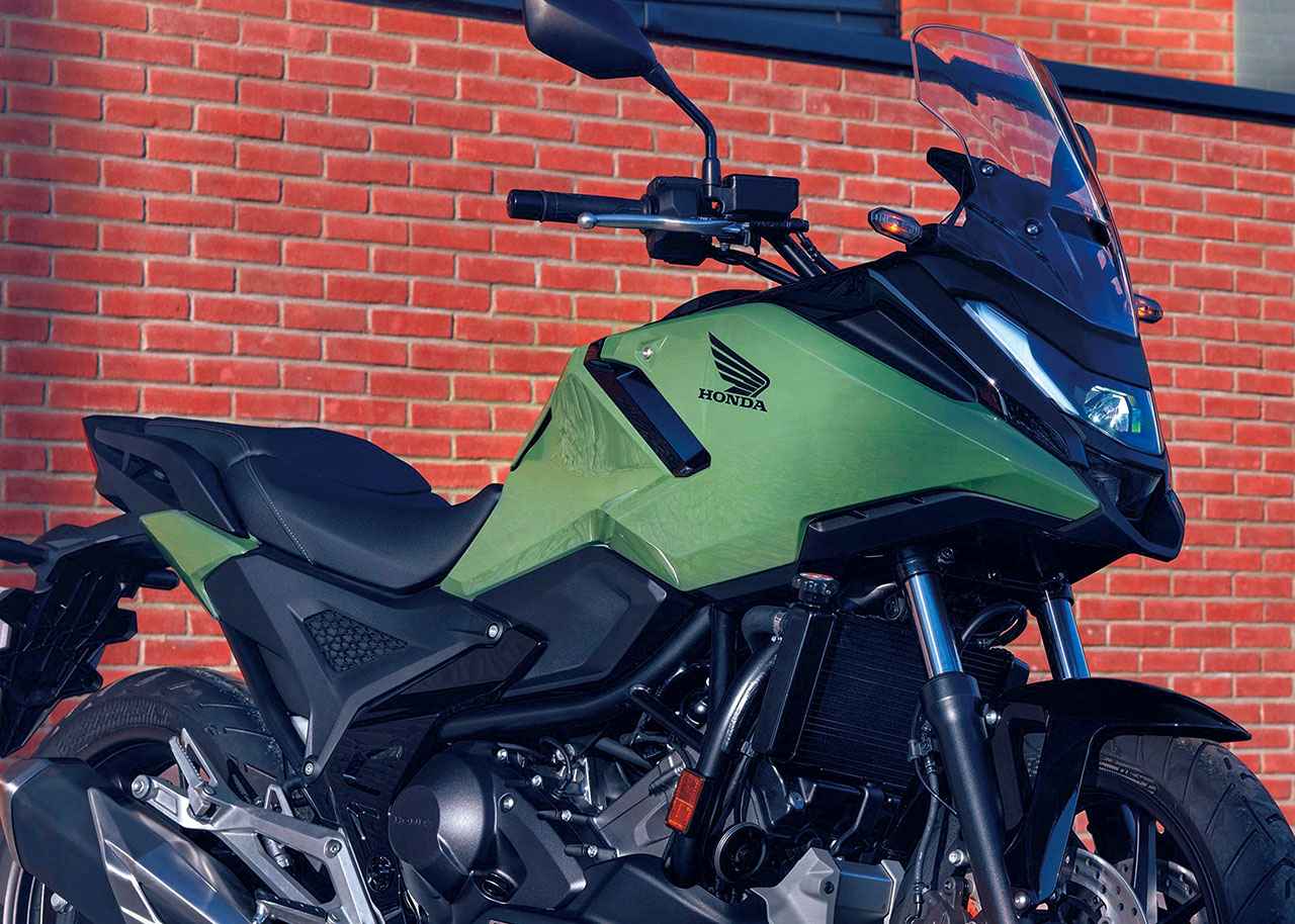 画像: ホンダ「NC750X」は2025年モデルで進化！ フロントブレーキをダブルディスク化、フェイスデザインも変更 - webオートバイ