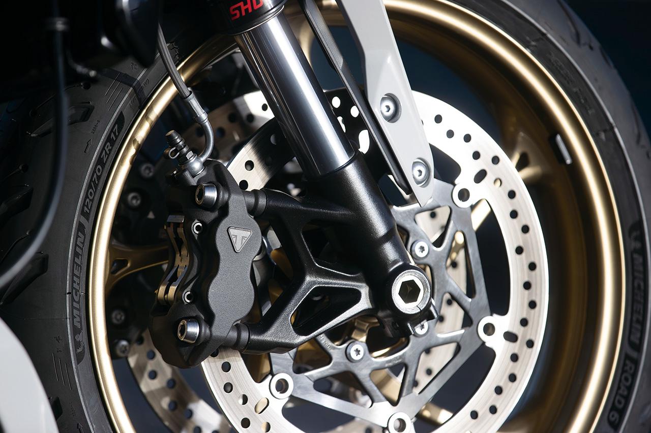 画像 : 13番目の画像 - 【写真15枚】トライアンフ「トライデント800」 - webオートバイ