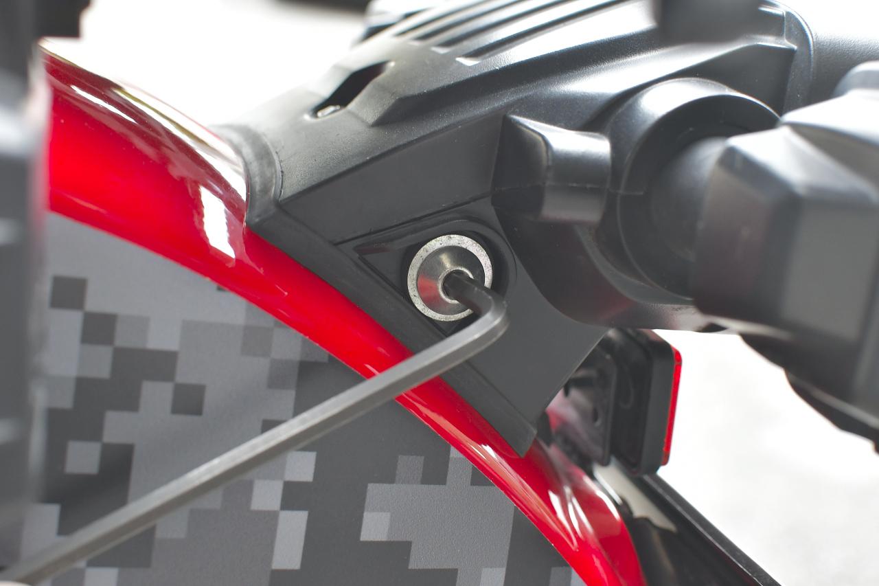 画像2: サドルバッグサポートの取付