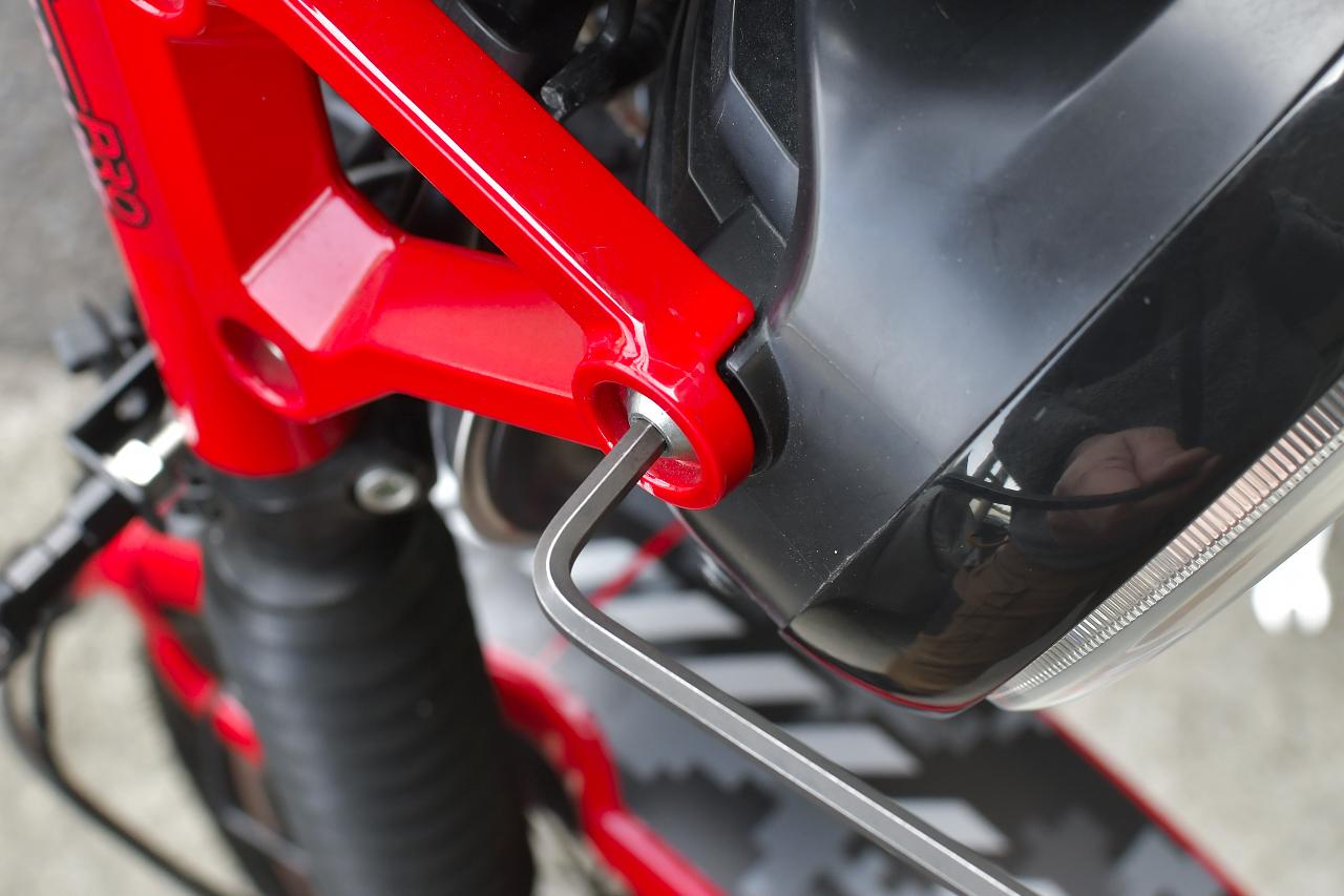 画像17: ハンターカブに701LEDフラッシャーを取り付ける