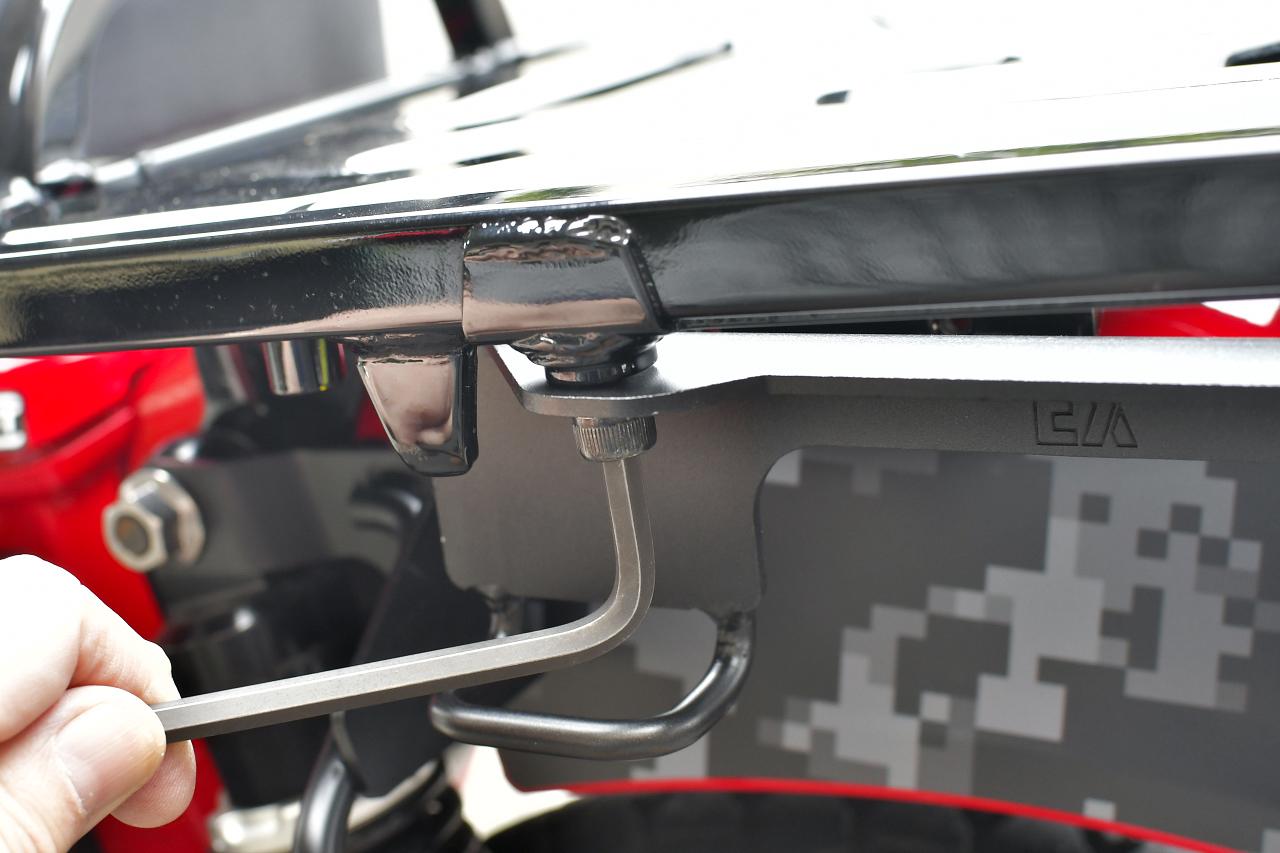 画像3: JA65用EX-TOUCHハンガーを取り付ける