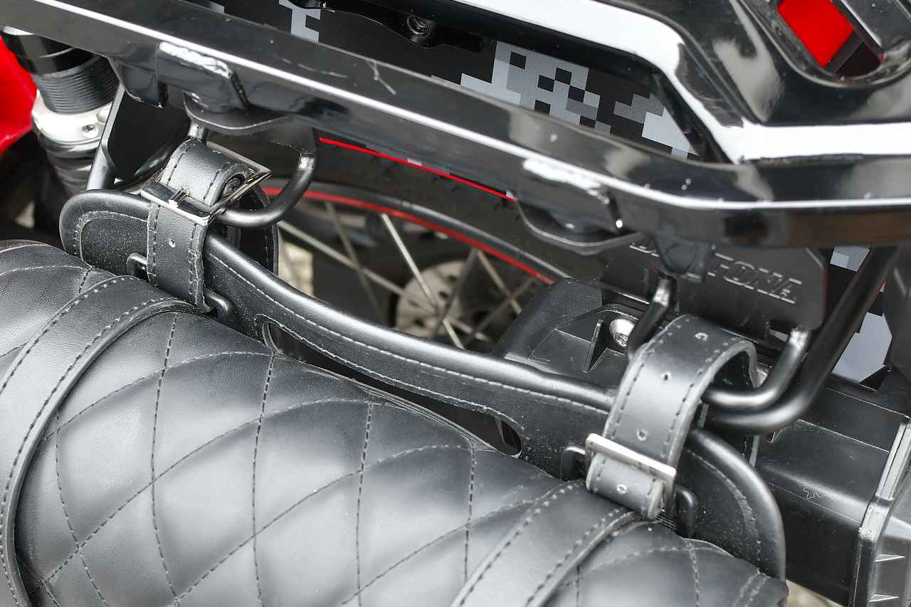 画像1: EX-TOUCHハンガーは通常サイドバッグを装着するにも便利