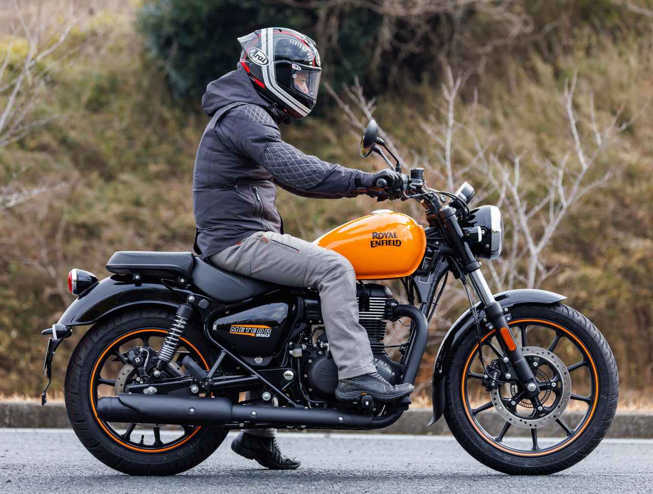 画像17: 【レビュー】ロイヤルエンフィールド「METEOR 350」インプレ｜愛らしい姿のゆったりクルーザーは趣味性の高い本格単気筒！