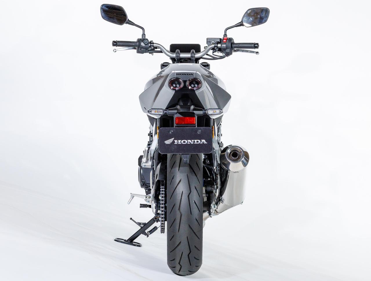 画像4: 【衝撃速報！】ホンダ「CB400 SUPER FOUR E-Clutch Concept」ついに登場！ 4年ぶりに復活した新世代スーパーフォアを速攻チェック！