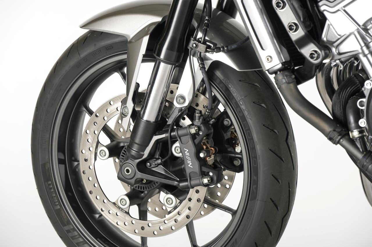 画像 : 18番目の画像 - 【写真23点】ホンダ「CB400 SUPER FOUR E-Clutch Concept」 - webオートバイ