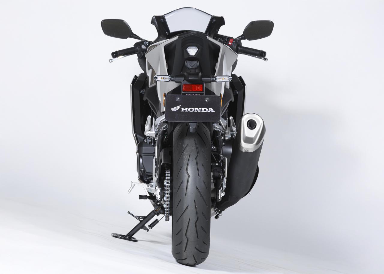 画像4: 【衝撃速報！】ホンダ「CBR400R  FOUR E-Clutch Concept」速攻チェック！ 26年ぶりに400で復活した新世代4気筒CBR！