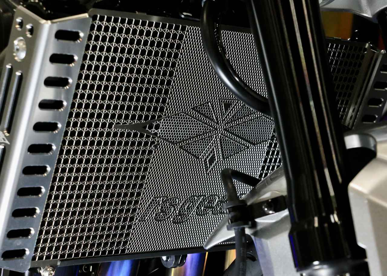 画像: CB1000Fの持つ高級感・魅力をさらに上げるハイクオリティなパーツ群