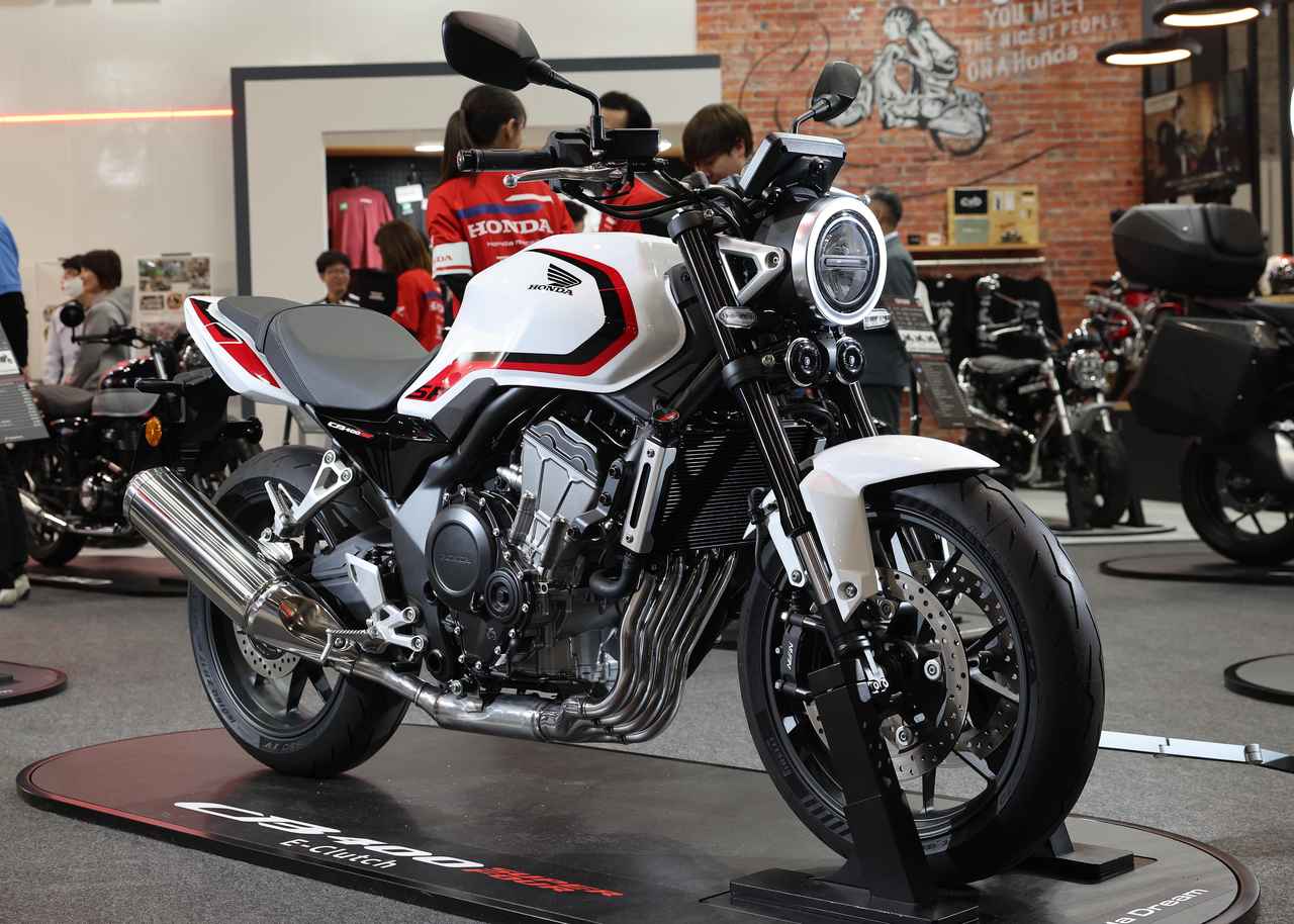 画像 : 1番目の画像 - 【写真11枚】ホンダ「CB400 SUPER FOUR E-Clutch Concept」 - webオートバイ