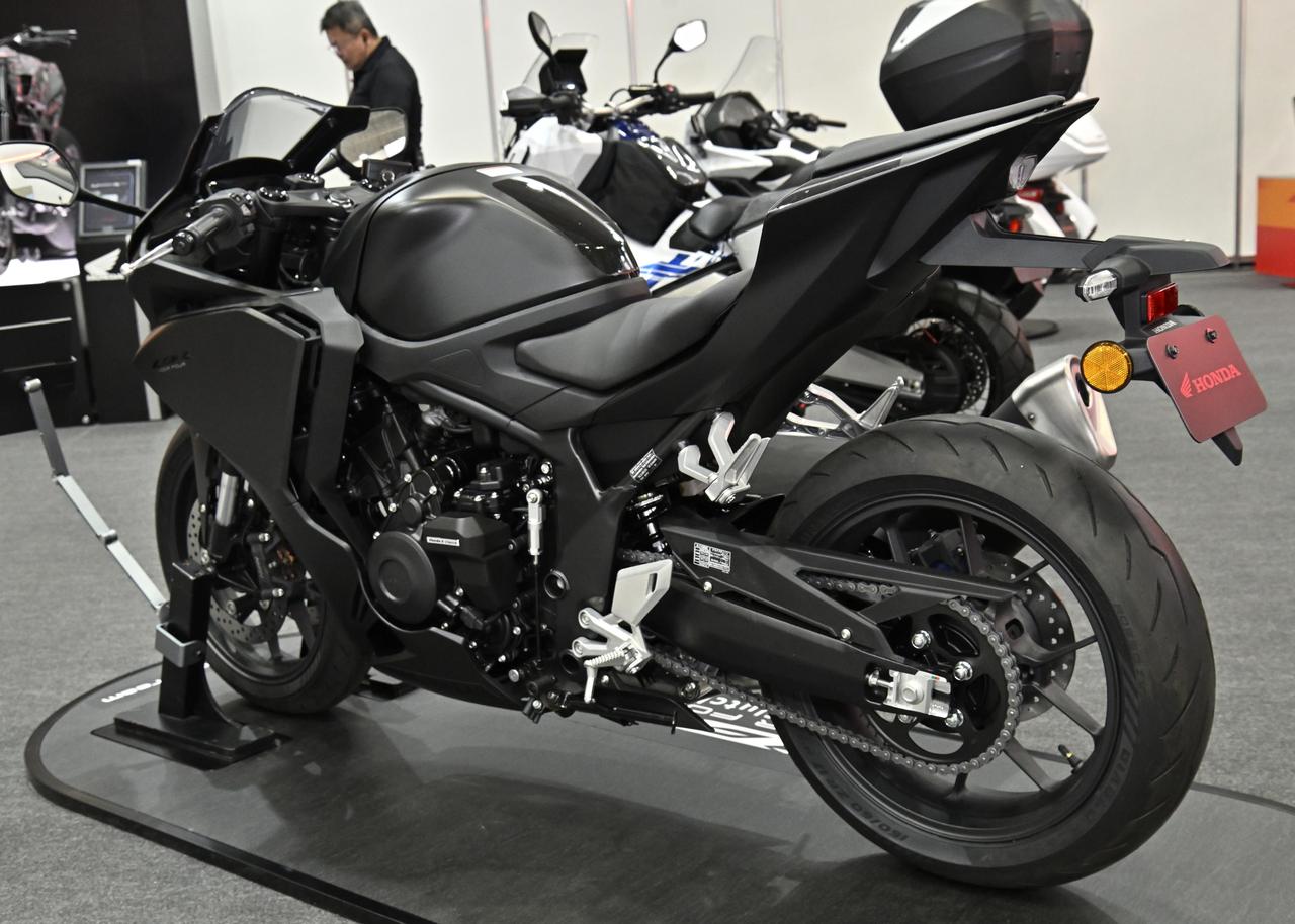 画像4: 【国内仕様は2色！】モーターサイクルショーで激撮！ ホンダ「CBR400R FOUR E-Clutch Concept」全方位チェック！