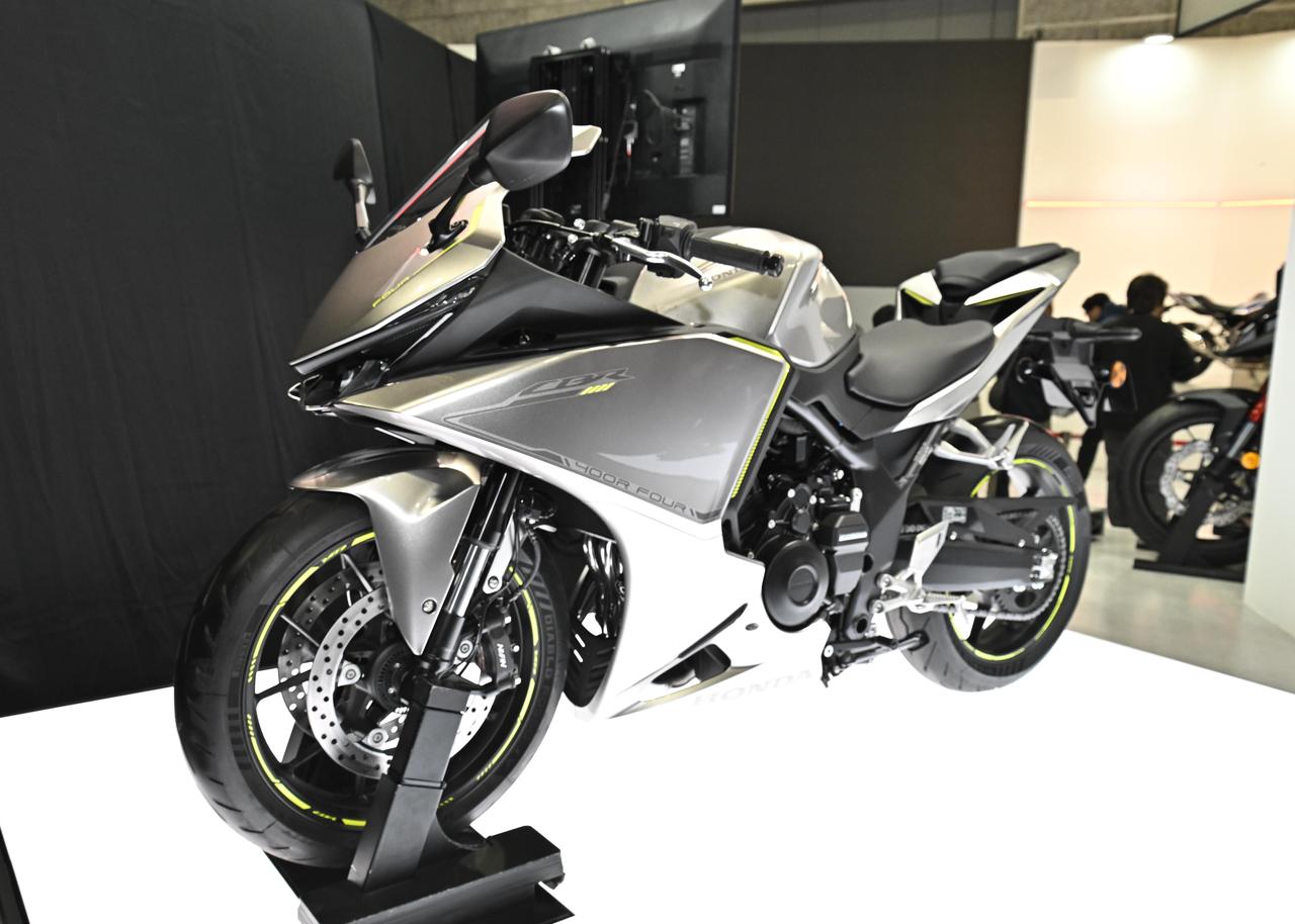 画像 : 2番目の画像 - 【写真点】ホンダ「CBR400R FOUR E-Clutch Concept」 - webオートバイ