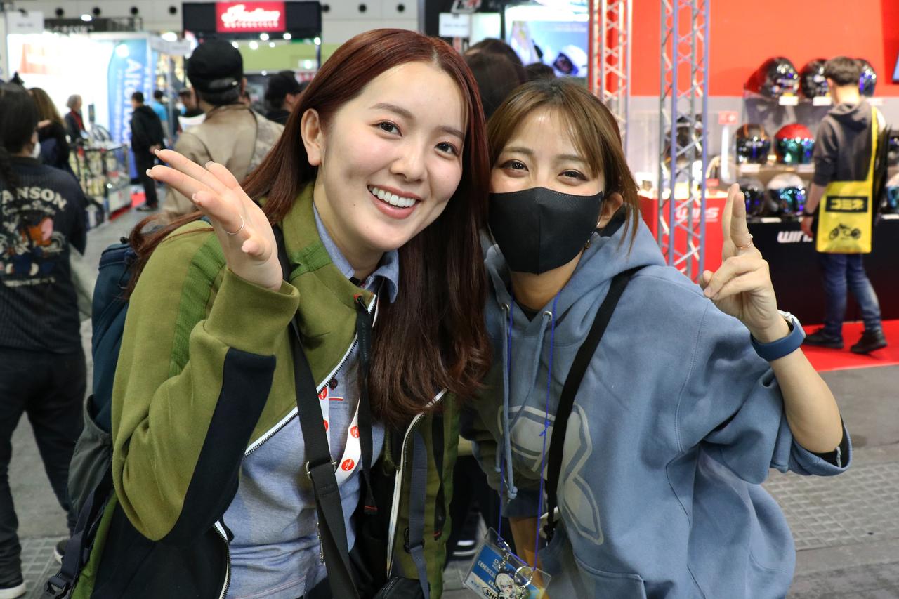 画像: SHOEI/ わっす さん(右)、オートバイ女子部/ せんちゃん