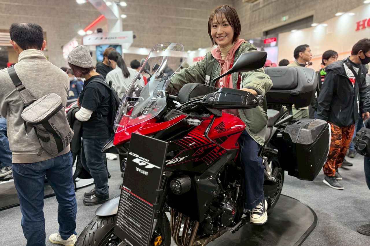 画像3: せんちゃん（161cm）＆えまちゃん（157cm）足つきレポート｜最新モデル15機種をオートバイ女子部の2人が片っ端から跨っていく【大阪モーターサイクルショー2026】