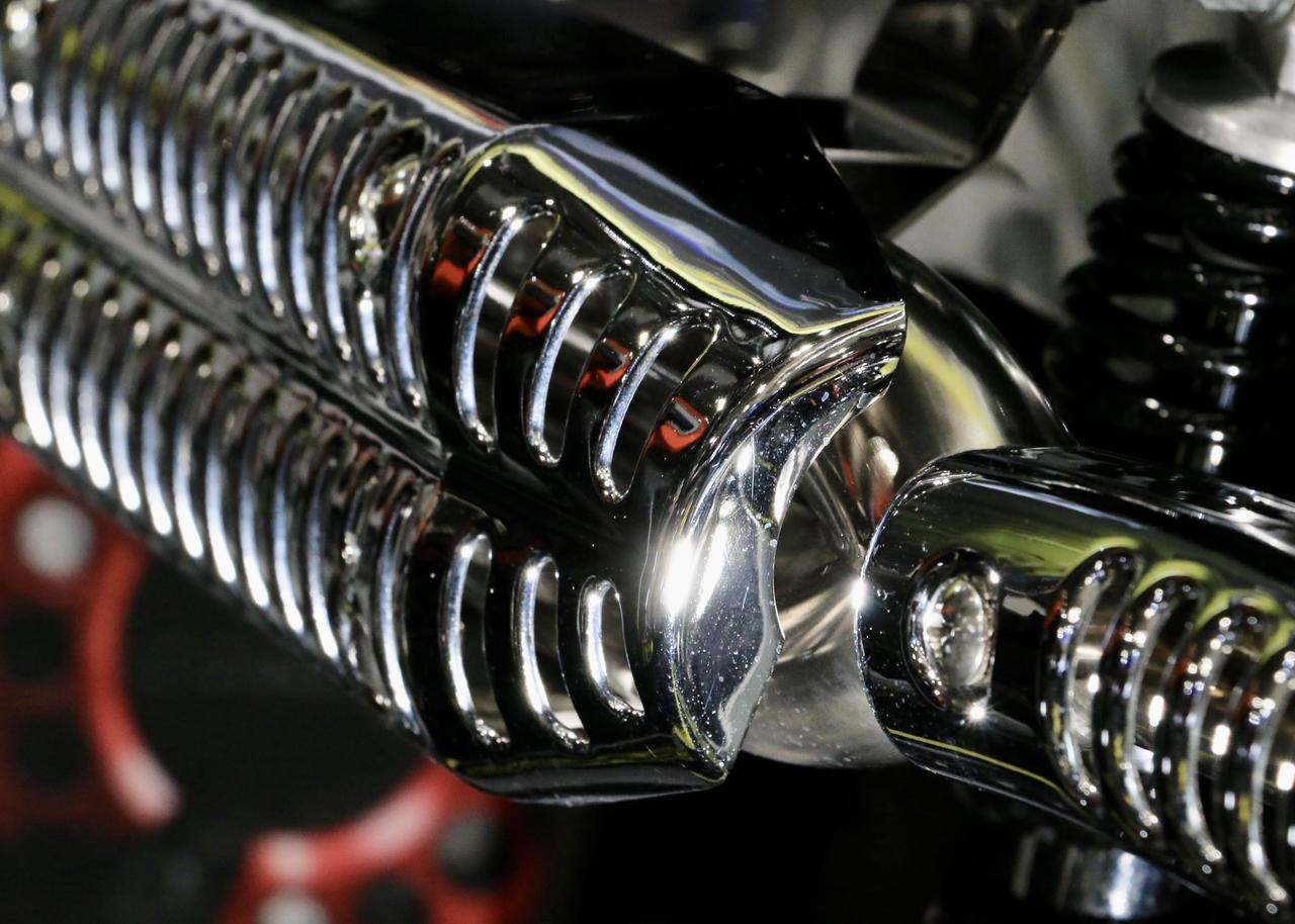 画像7: 【カスタムガイド】オリジナルキャリパーからスマホホルダーまで!!　スペシャルパーツ武川が展開する新商品に大注目！【大阪モーターサイクルショー2026 現地レポート】