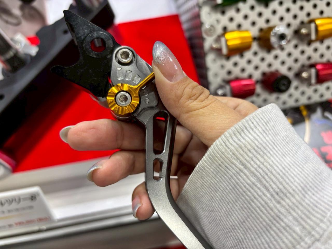 画像: ▲アジャスターのクリック感もこだわってつくられています。