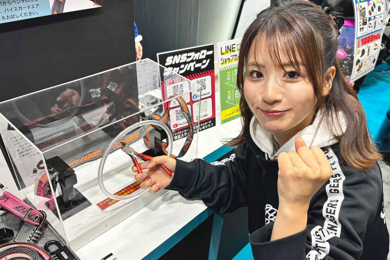 画像: ▲カメラを向いて、自信満々のなっちゃん。いざ、握ってみると……