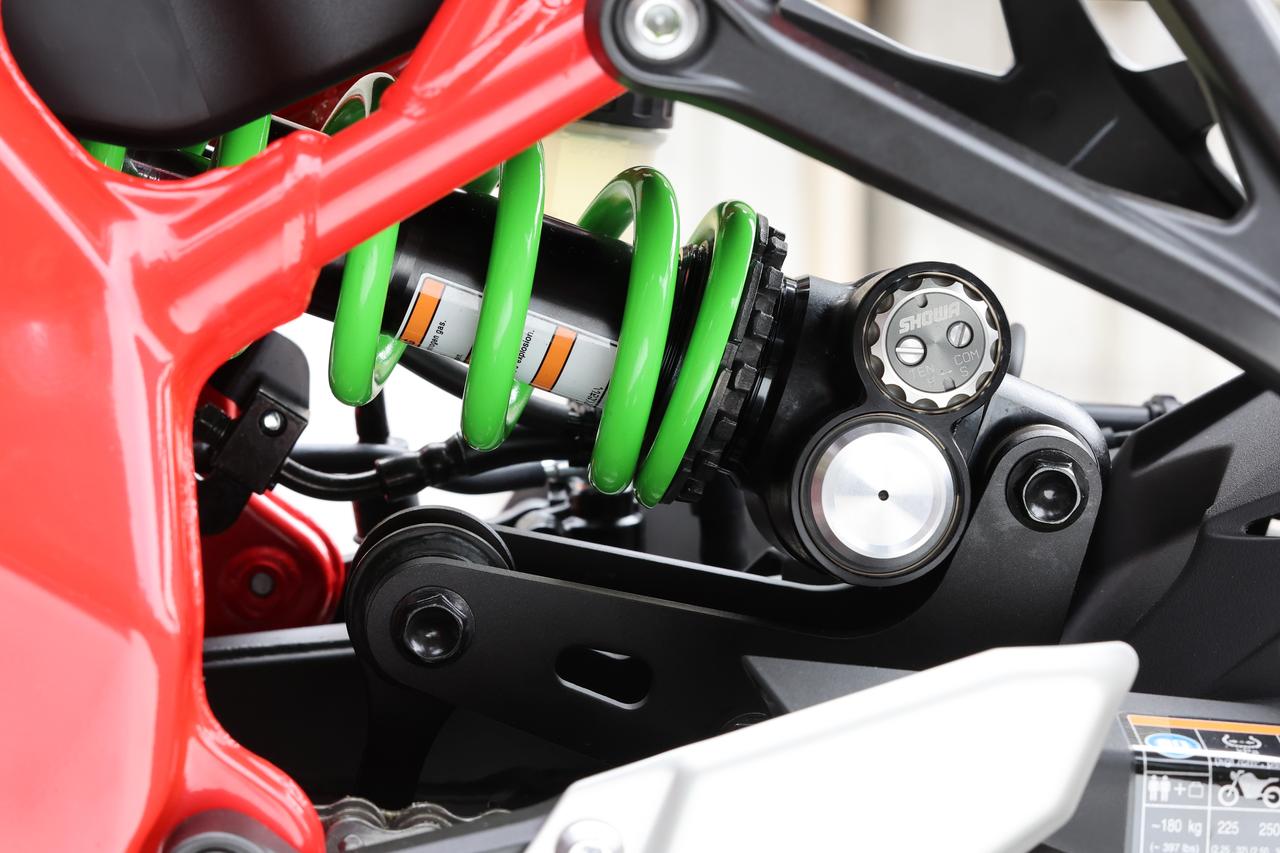 画像1: 400cc並列4気筒のエンジン搭載! bimotaから400ccクラスのスーパースポーツ・KB399 / ESが登場|モーターサイクルショーで実車展示