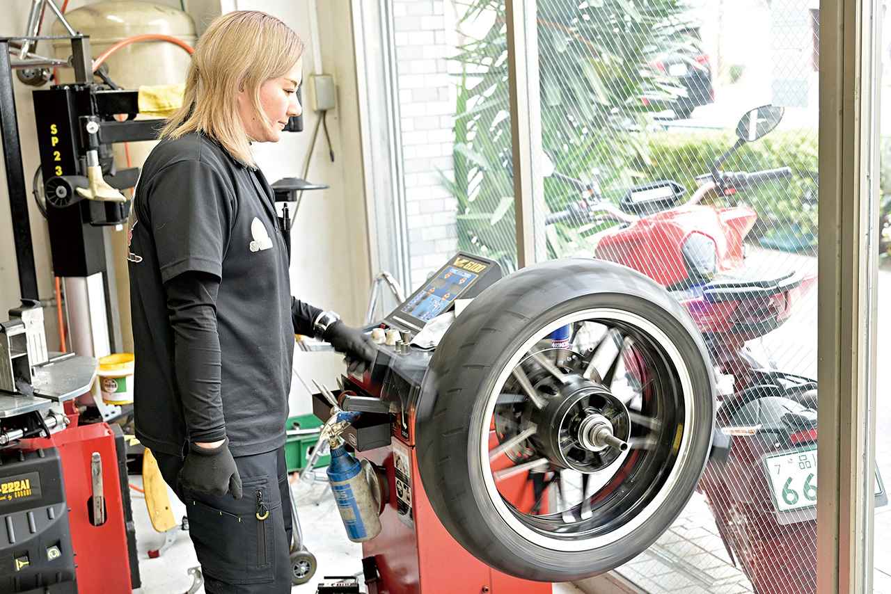 画像: Q9.ホイールバランスのウエイトが剥がれたけど貼り直したほうが良い?