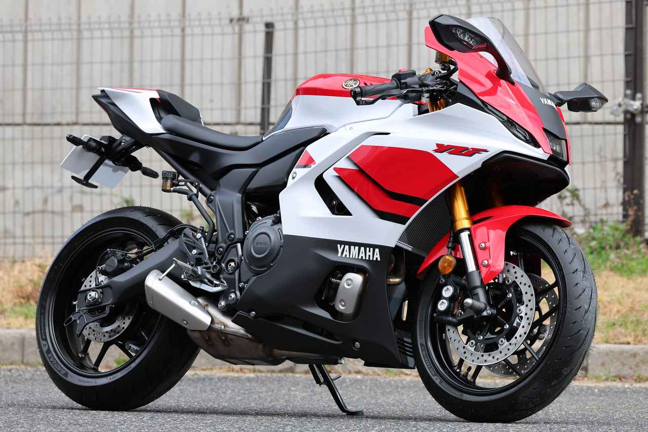画像1: ヤマハ「YZF-R7 70th Anniversary Edition」全身進化で大きく変わった新型R7が国内初登場！ 春以降市販予定の実車をチェック！