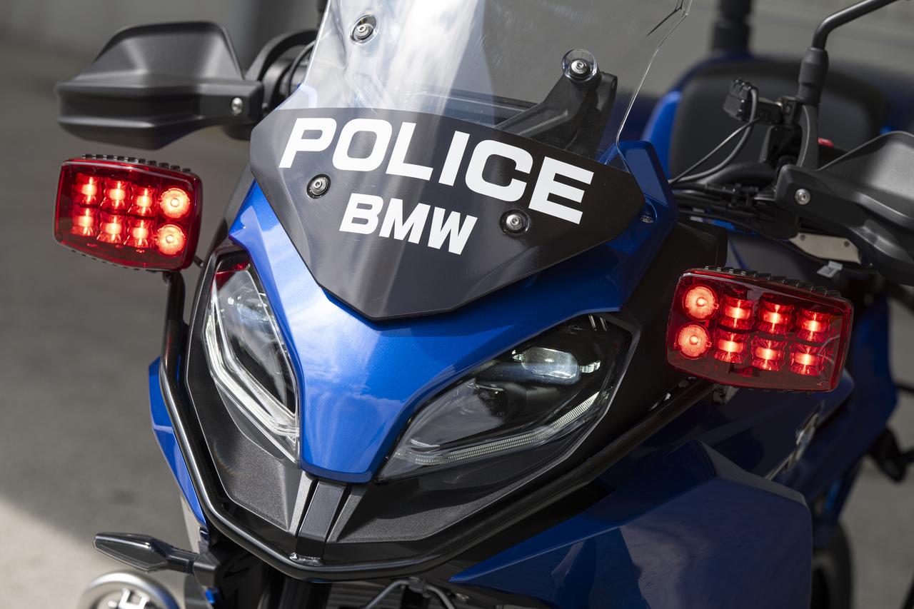 画像3: 【その名も“青バイ”】大阪府警にBMW「F900XR」のパトロールバイク導入！ スカイブルー隊専用として運用開始予定！